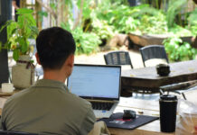 Workation ทำงานไปเที่ยวไปได้จริงไหม: เช็กให้ชัดก่อนหอบงานออกจากบ้าน Workation ทำงานไปเที่ยวไปได้จริงไหม: เช็กให้ชัดก่อนหอบงานออกจากบ้าน