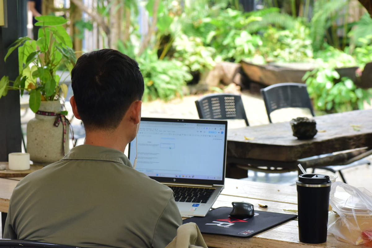 Workation ทำงานไปเที่ยวไปได้จริงไหม: เช็กให้ชัดก่อนหอบงานออกจากบ้าน