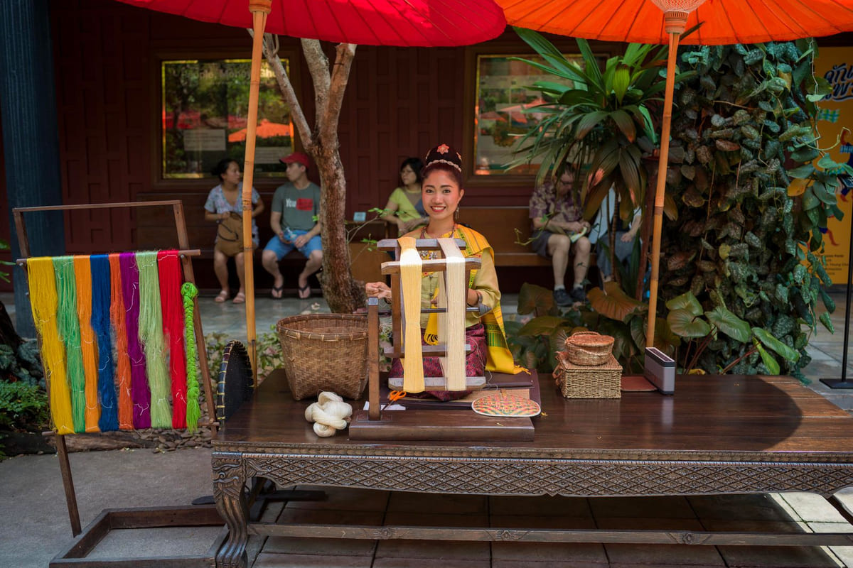 ชุดไทยพระราชนิยม 8 แบบ: 'ความหลากหลาย' ที่หลายคนเข้าใจผิดว่า 'ความซ้ำซ้อน'